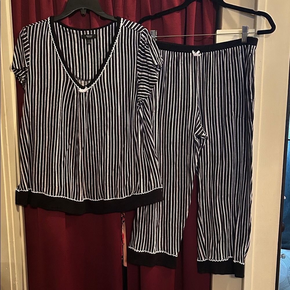 Vera Wang Black & White Striped Short Sleeve Pajama Set size L - Picture 2 of 6